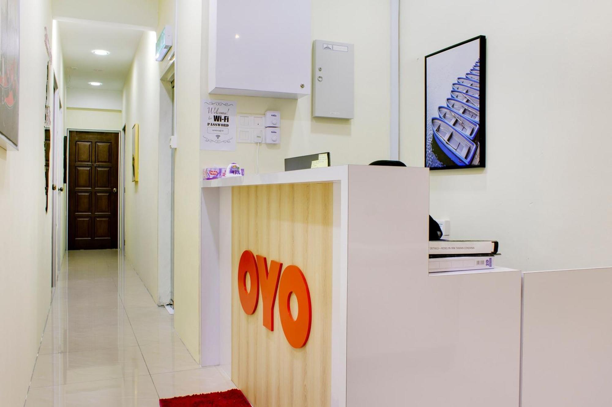 Oyo 90090 Roselyn Inn 2 Pasir Gudang Kültér fotó